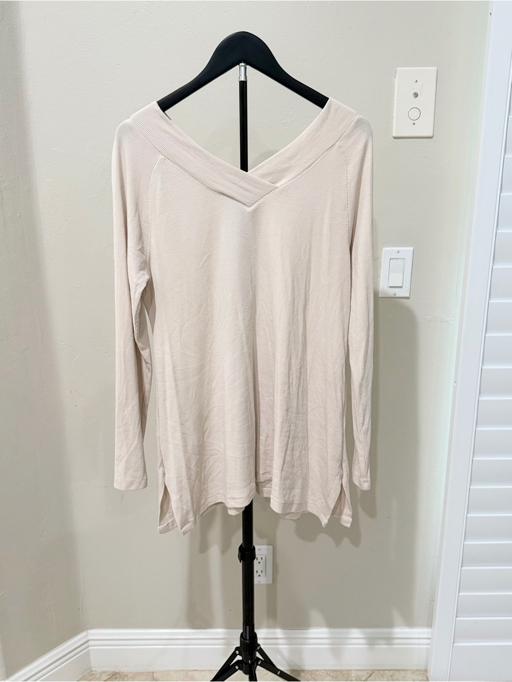 Soft Surroundings Light Cream Long-Sleeve V-Neck Tunic Pima Cotton
